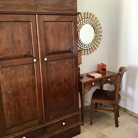 La Camilla